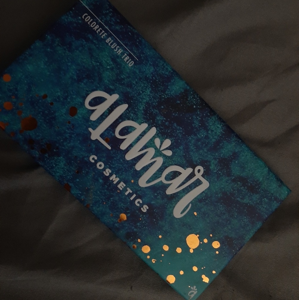 Alamar Cosmetics Blush Trio Brand New Med Shade